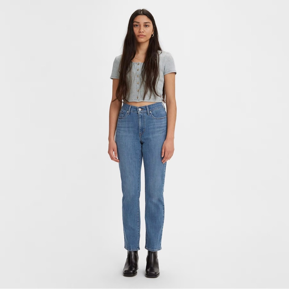 Levi’s Women’s Classic Straight Medium Wash Jeans - Picture 1 of 11